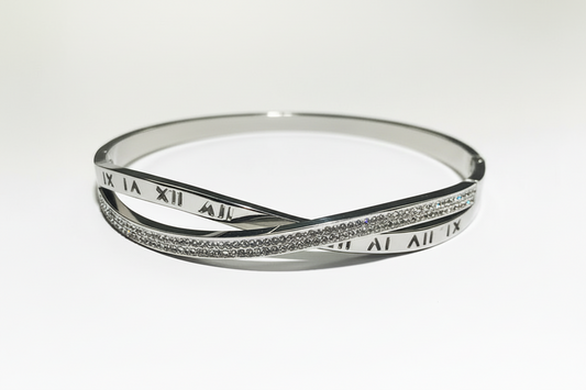 Elle Cross Bracelet 18k Gold Plated